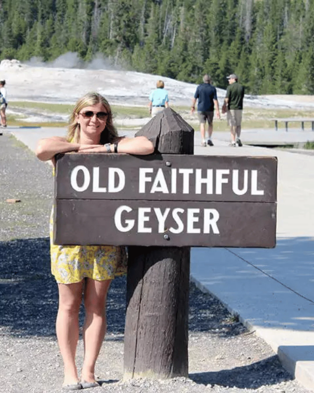 Old Faithful Geyser in Yellowstone National Park