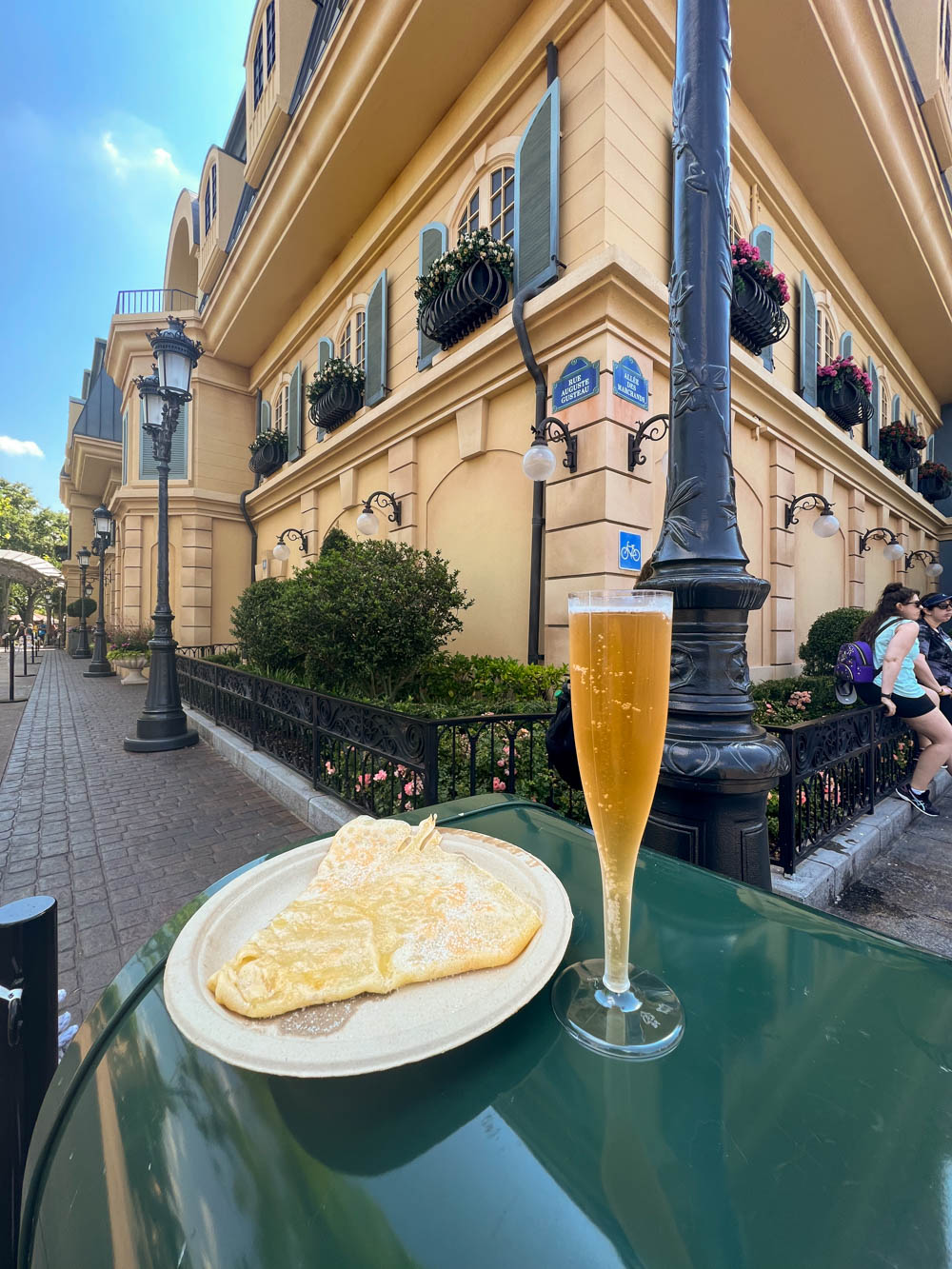 Crepe and Champagne