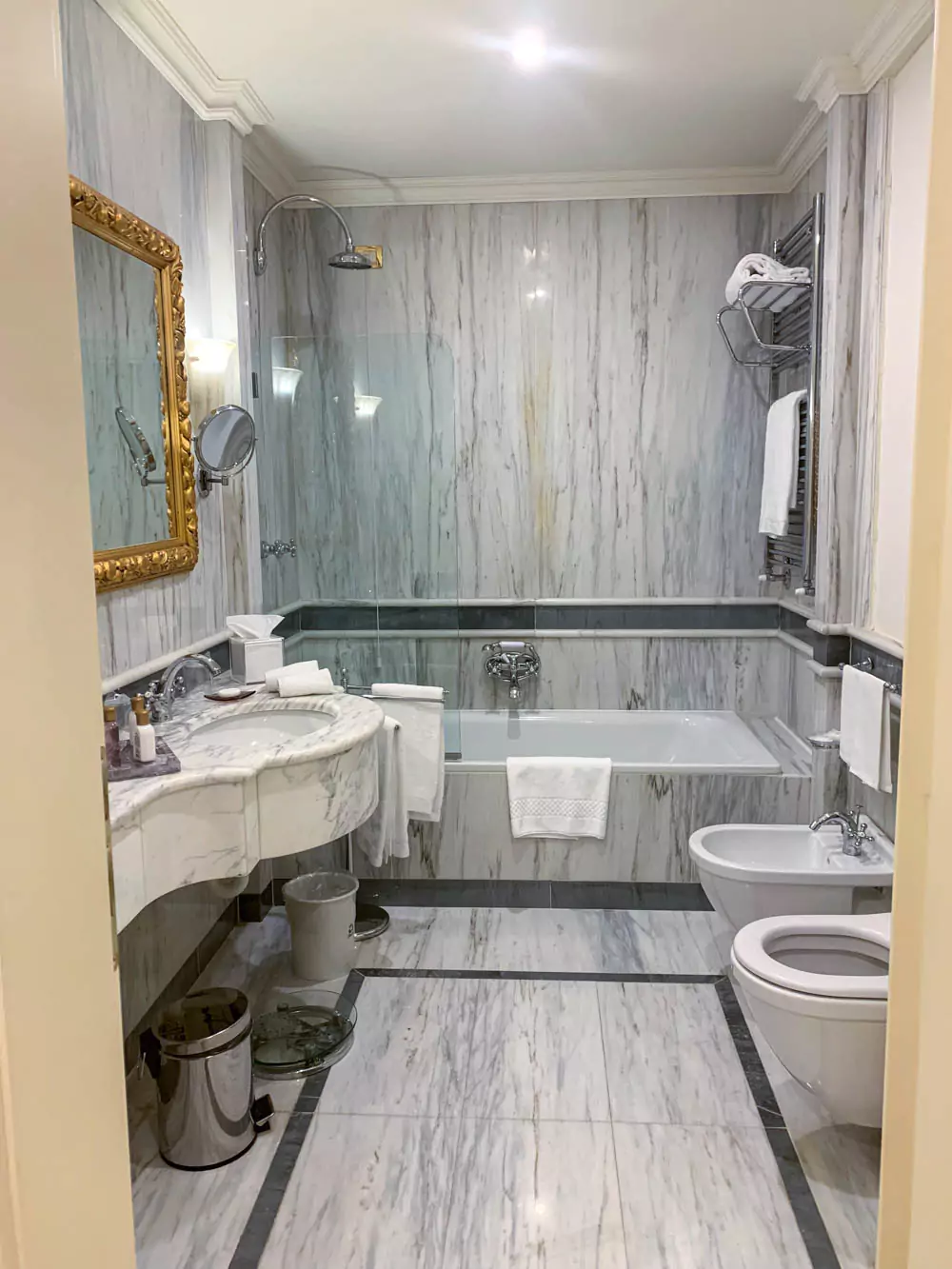 Ca’ Sagredo Hotel Bathroom