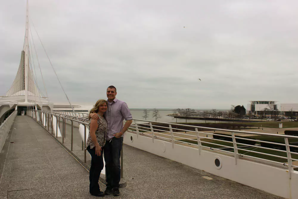 Katie and Zack in front of the Milwaukee Art Museum