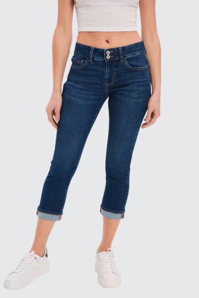 AE Low-Rise Artist Crop Jean