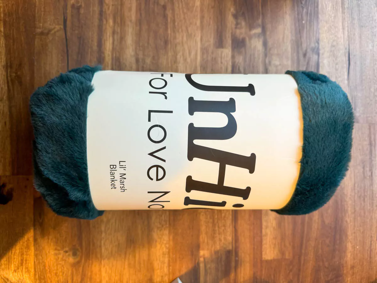 FabFitFun Winter 2024 Box Review UnHide Lil Marsh in Emerald Kitten