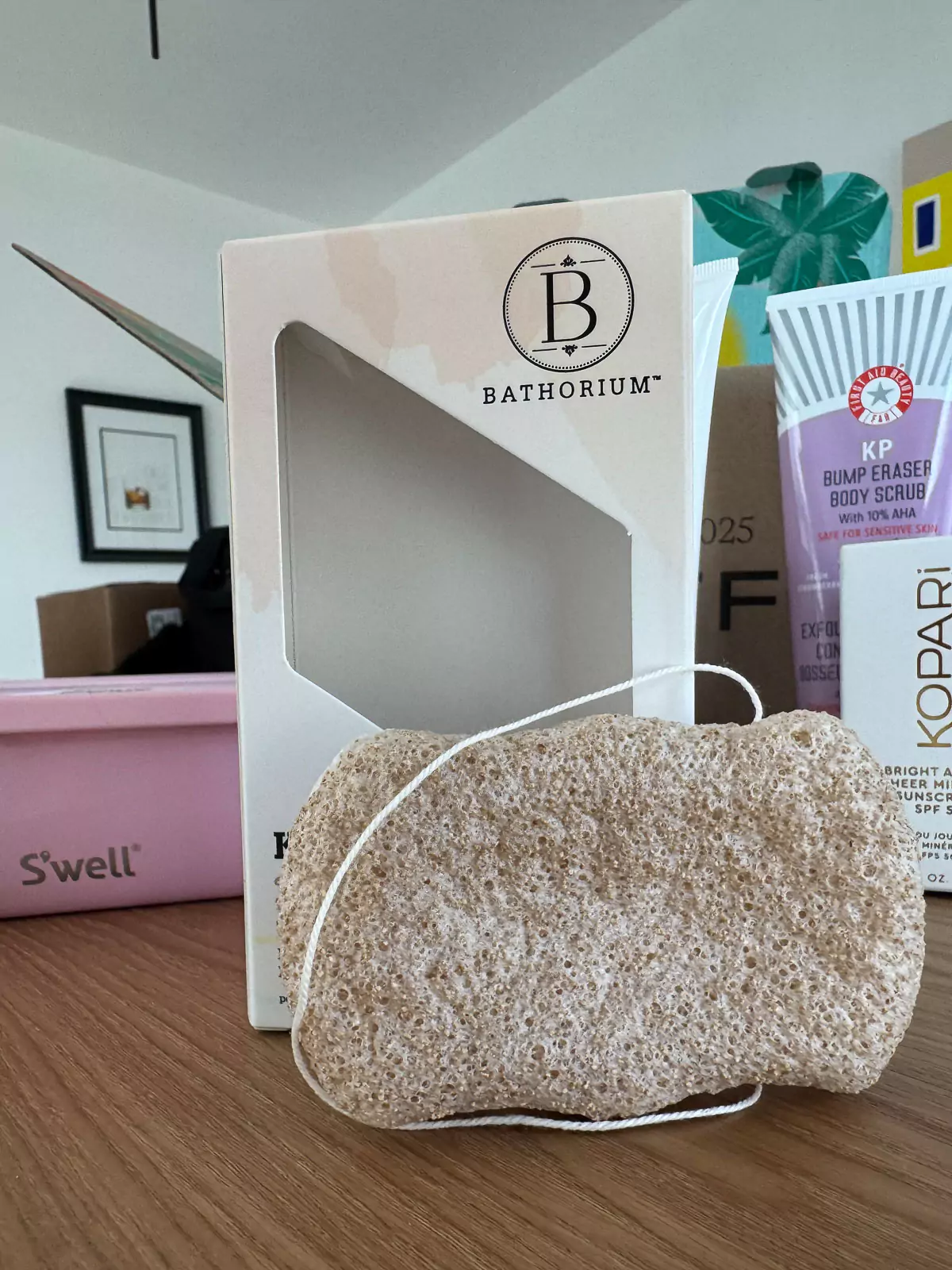Bathorium Konjac Walnut Shell Exfoliating Body Sponge